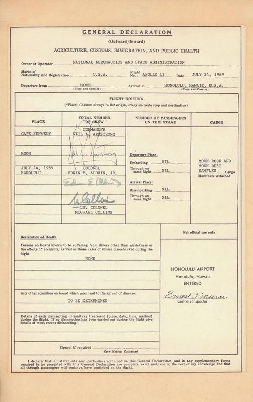 הצהרת המכס של אפולו 11, 24 ביולי 1969. זה אמיתי לגמרי. קרדיט: NASA/U.S. Customs and Border Patrol