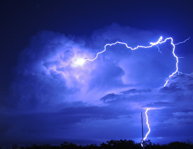 ברקים. קרדיט: NOAA Weather in Focus Photo Contest 2015/Mitchel Coombs