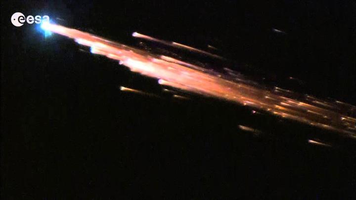 חללית המטען האירופית ז'ול ורן ATV נשרפת באטמוספרה ב-2008.